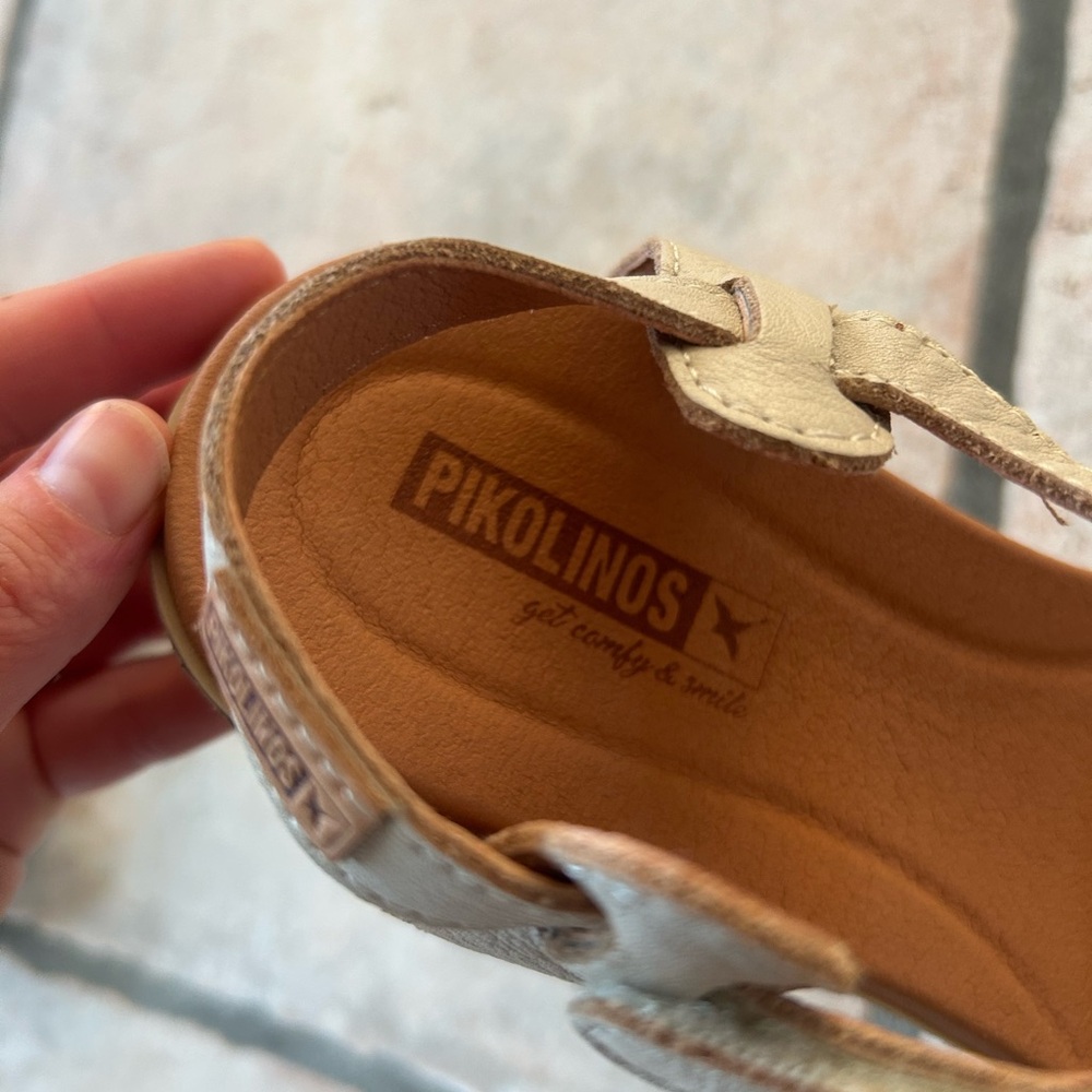 PIKOLINOS Gold Sandals - Picture 2 of 5